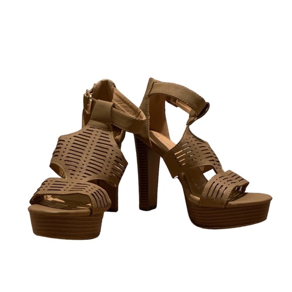 Top Moda Platform Heels Tan Size 6.5